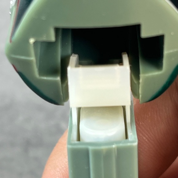 Star Wars Boba Fett Helmet PEZ Dispenser Candy Toy Collectible Made in Hungary - Picture 11 of 11